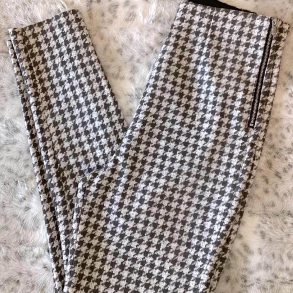 Zara houndstooth Pants black and white pattern.